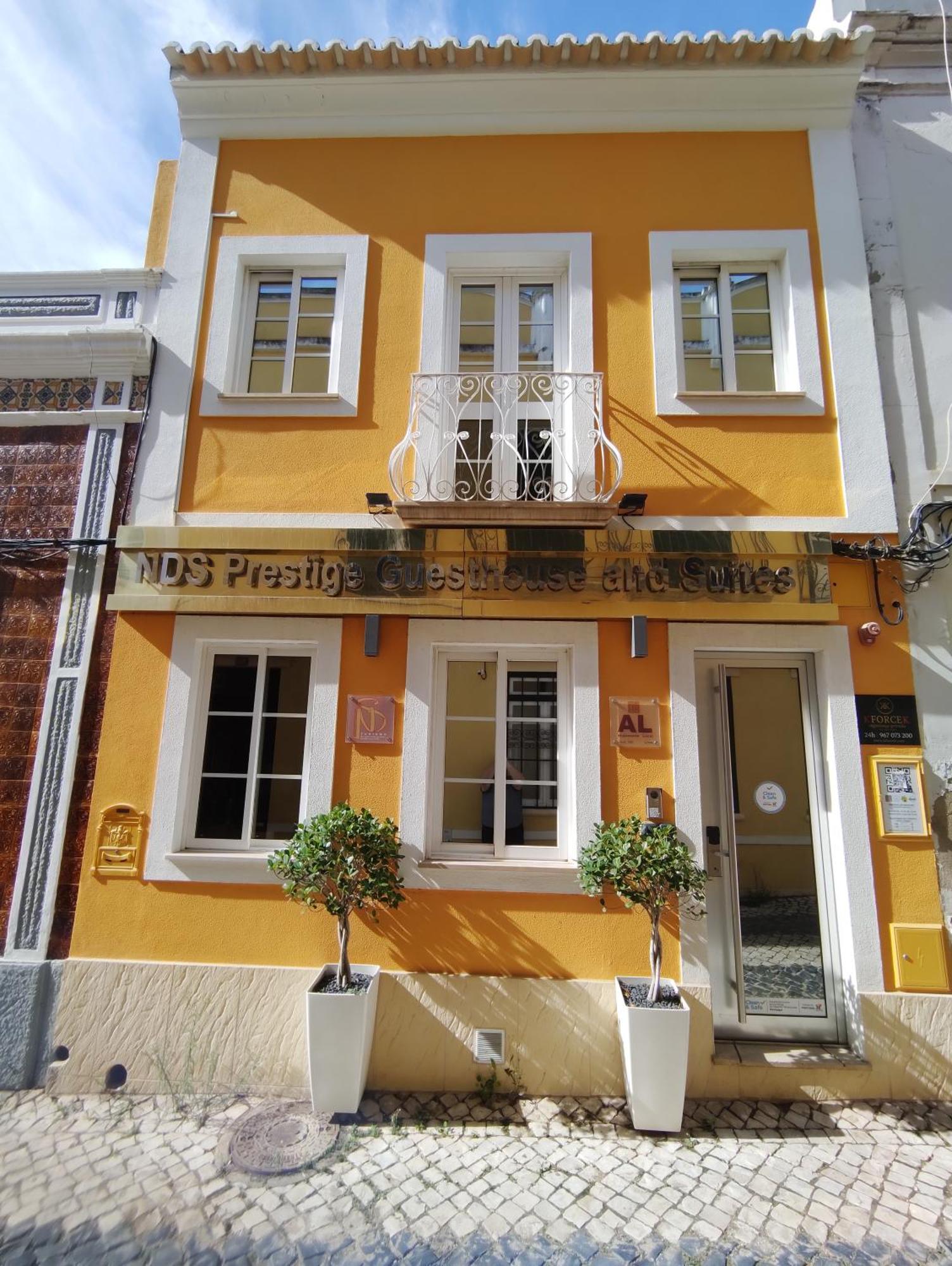 Rocha Prestige - Guest House And Suites Portimao Ngoại thất bức ảnh